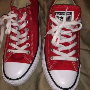 Converse 4.5/6.5 Red Low Tops